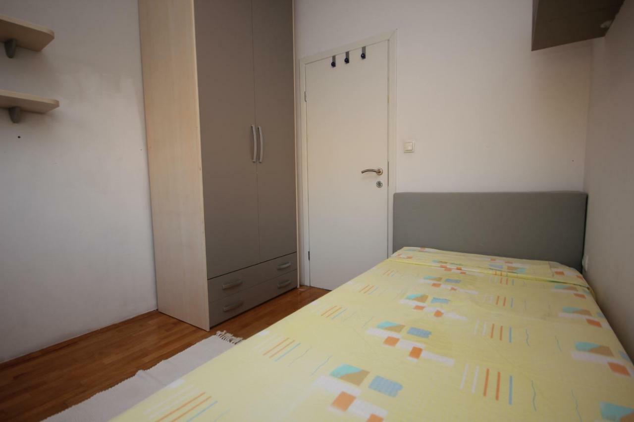 Apartament Karlo Near The Beautiful Znjan